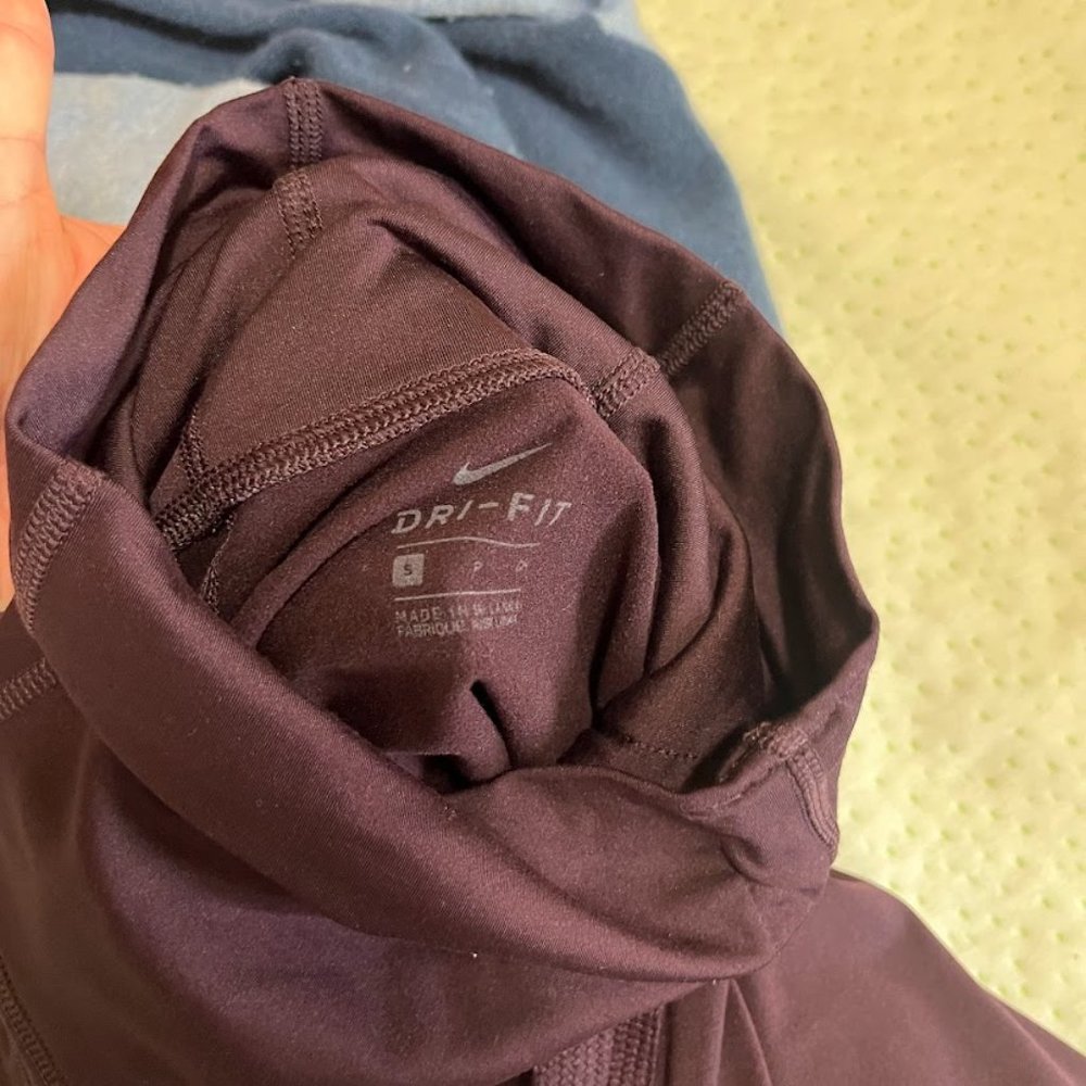 Nike Dri-Fit Long Sleeve Shirt Small - Picture 4 of 4